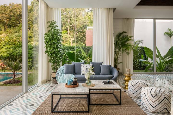 Living room image 2