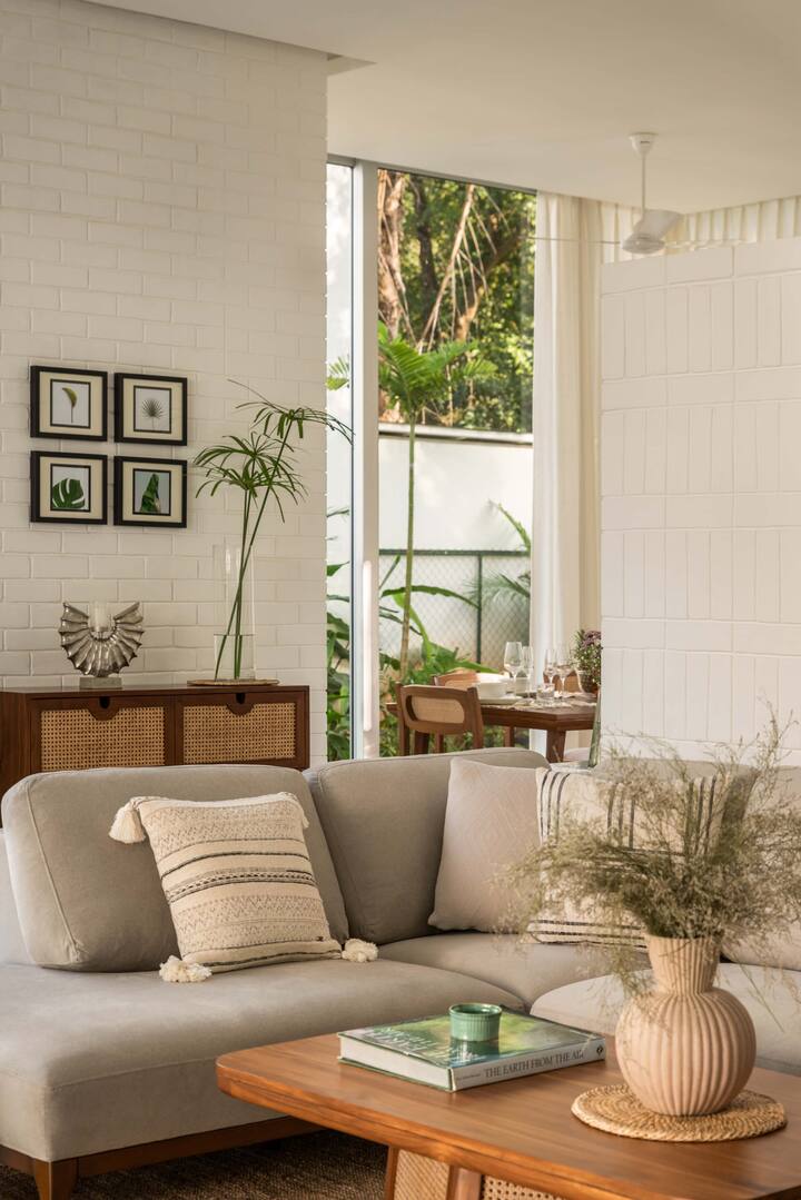 Living room image 10