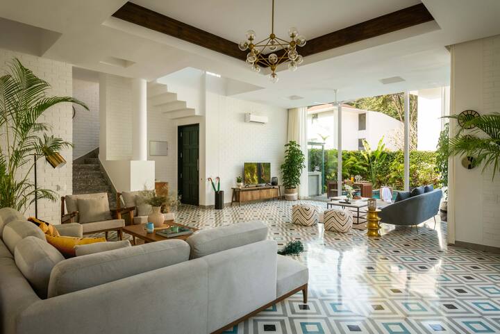 Living room image 6