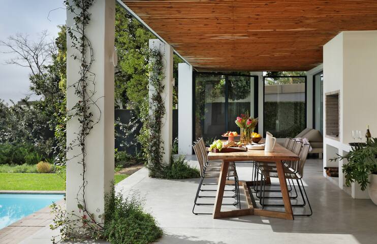 Gorgeous Holiday Villa gallery image 3