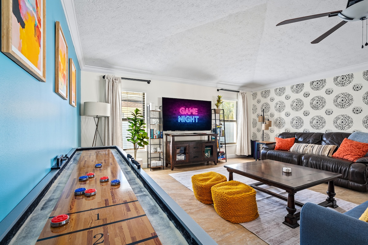 The living room is ready for it all - 70" Smart TV ready for streaming, shuffleboard, board games, or a movie night (complete with blackout curtains). Comfortable seating for all ages. Settle in and enjoy your home away from home.