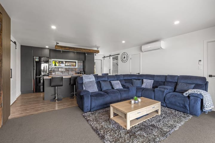 Kaitoke Retreat • Waterfront Escape - Raglan