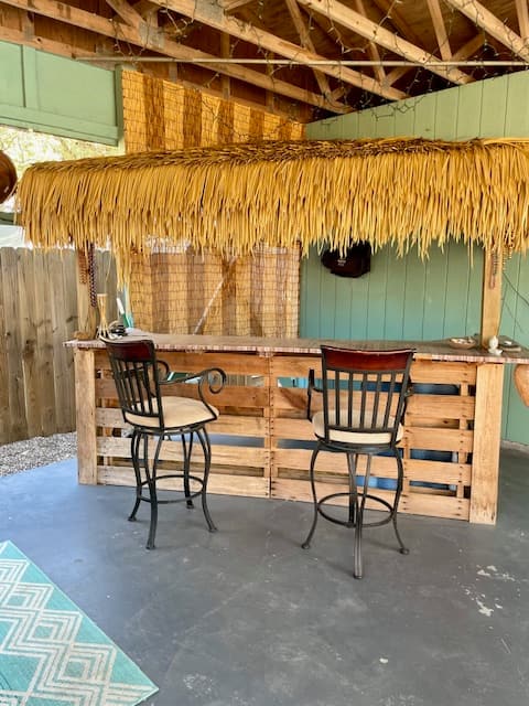 3 King Beds, Bonus Back, Walk to Restaurants