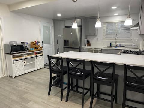 PickleballShops 5 Bedroom 2 Washers 3 Dryers