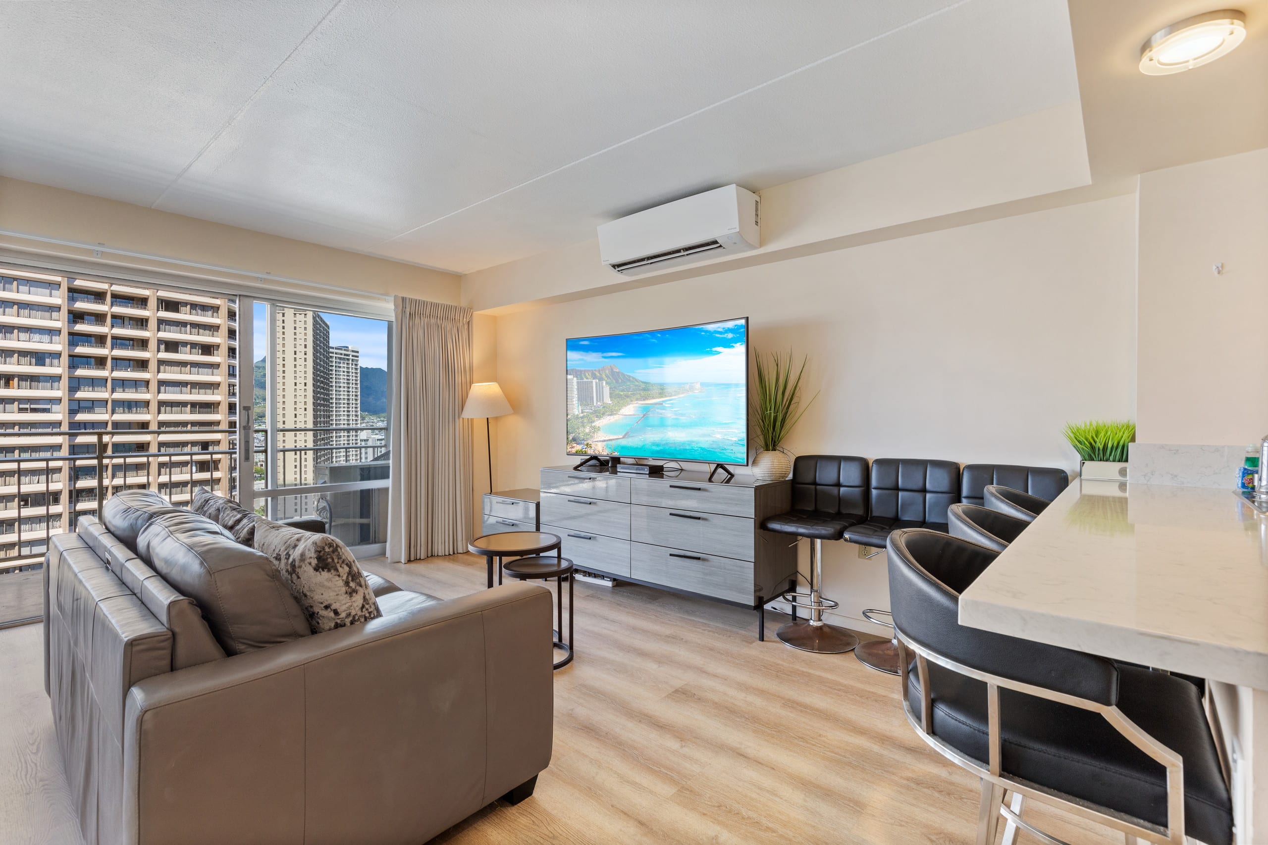 Hotel in Honolulu · ★4.8 · 1 bedroom · 3 beds · 1 private bath - Image 15