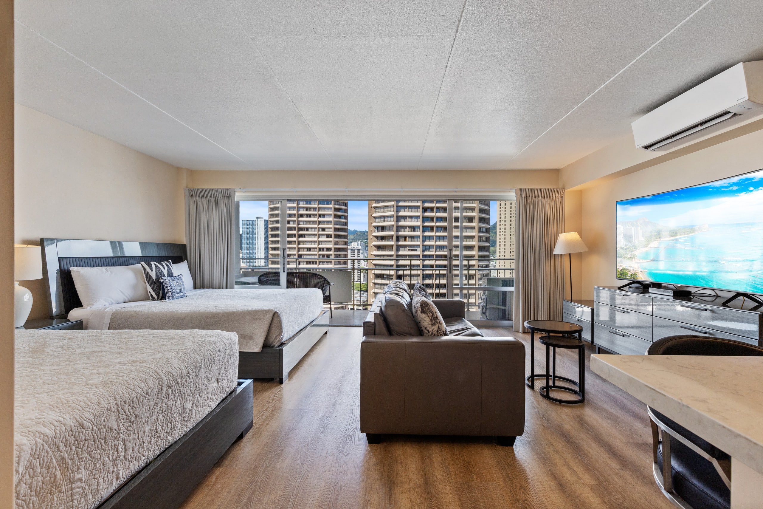 Hotel in Honolulu · ★4.8 · 1 bedroom · 3 beds · 1 private bath - Image 11