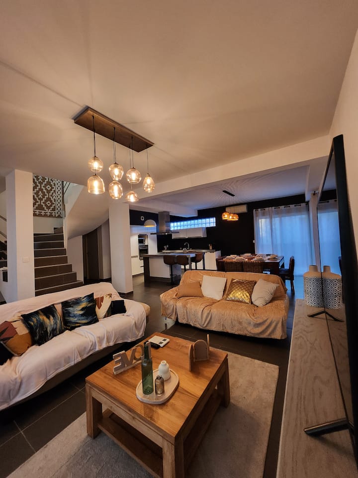 Superbe Villa Moderne à 150 M De La Plage. - Mèze