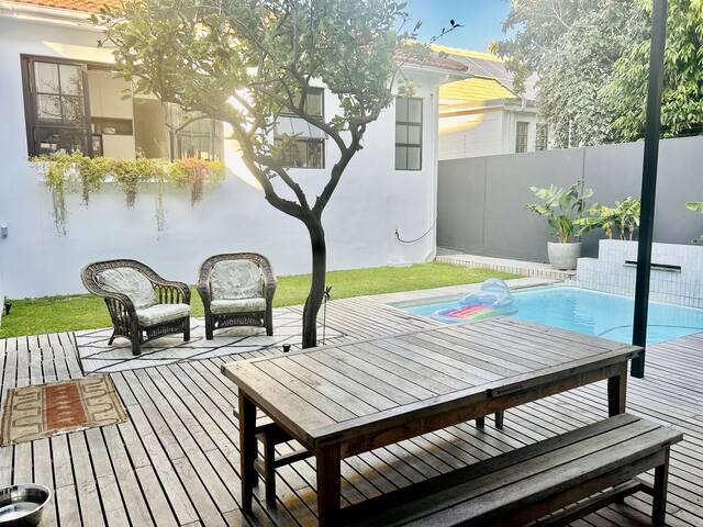 Oasis off trendy Kloof Street gallery image 4