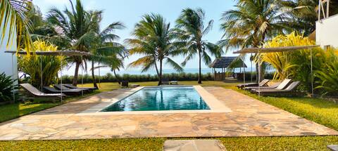 Ahadi Beachfront Villa with pool and beach access