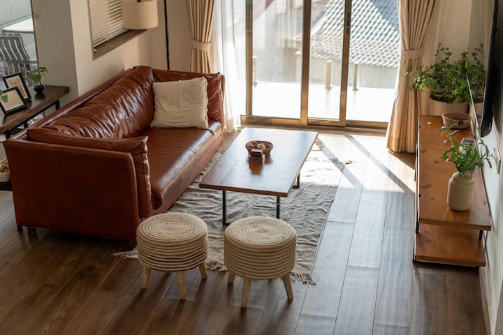 Living room image 3