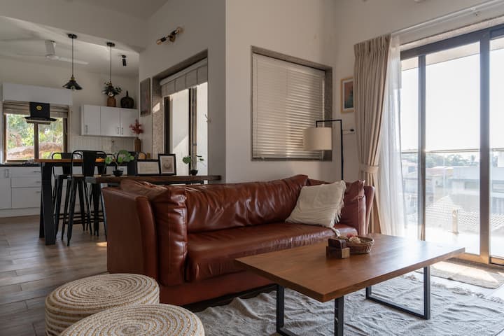 Living room image 4