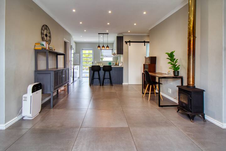 Magnificent Villa (Load-Shedding Free!) gallery image 2