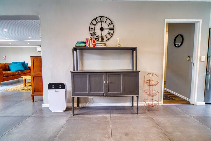 Magnificent Villa (Load-Shedding Free!) gallery image 5