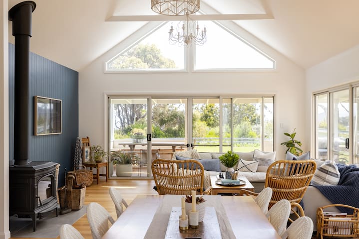 The Pearl – Beachfront, 5 Bedroom, Firepit