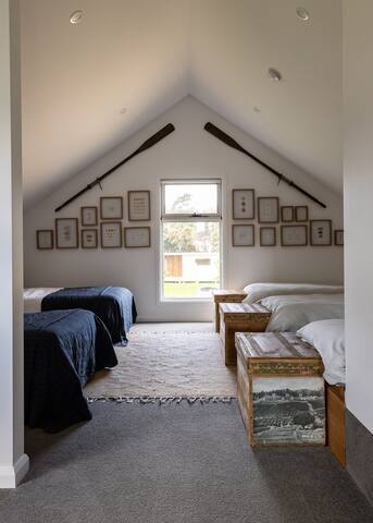 The Pearl – Beachfront, 5 Bedroom, Firepit gallery image 5