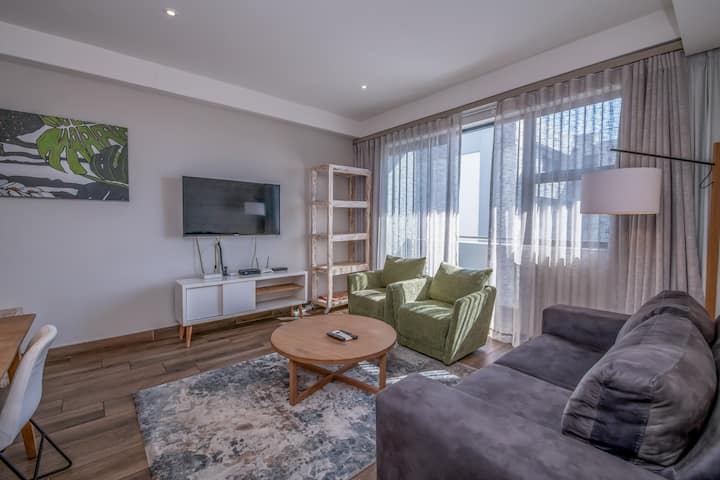 Regency Hotel 631 Modern 1-bed Unit, Stunning View - Pretoria