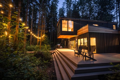 Pacific Bin - Steam Sauna Shower + Hot Tub