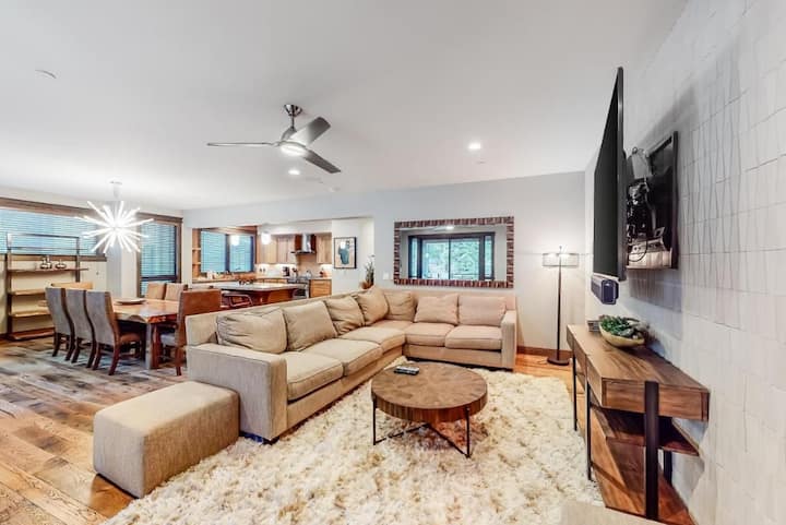 Gondola Vista 6 Bedroom Villa W/ev Charger - Lake Tahoe