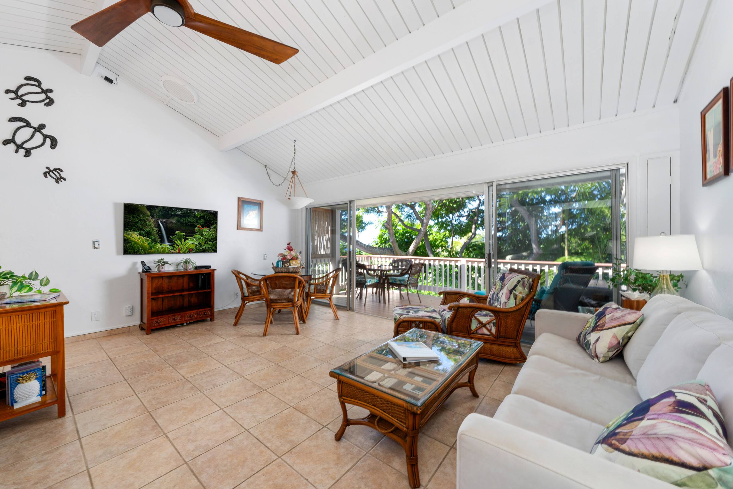 Townhouse in Kailua-Kona · ★4.86 · 1 bedroom · 2 beds · 1 bath - Image 3
