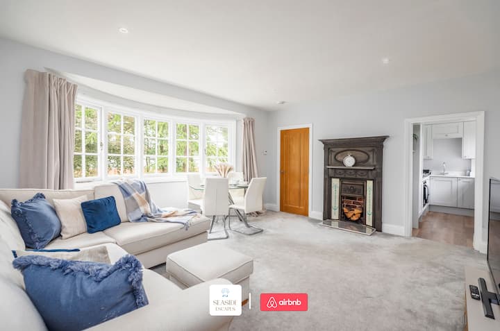 Tree Views | Westbourne | 5 Mins To Beach - Poole