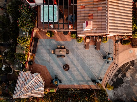 Beautiful House with Ocean View Cap. 50 people