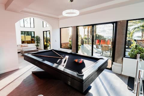 Beautiful House with Ocean and Mountain View