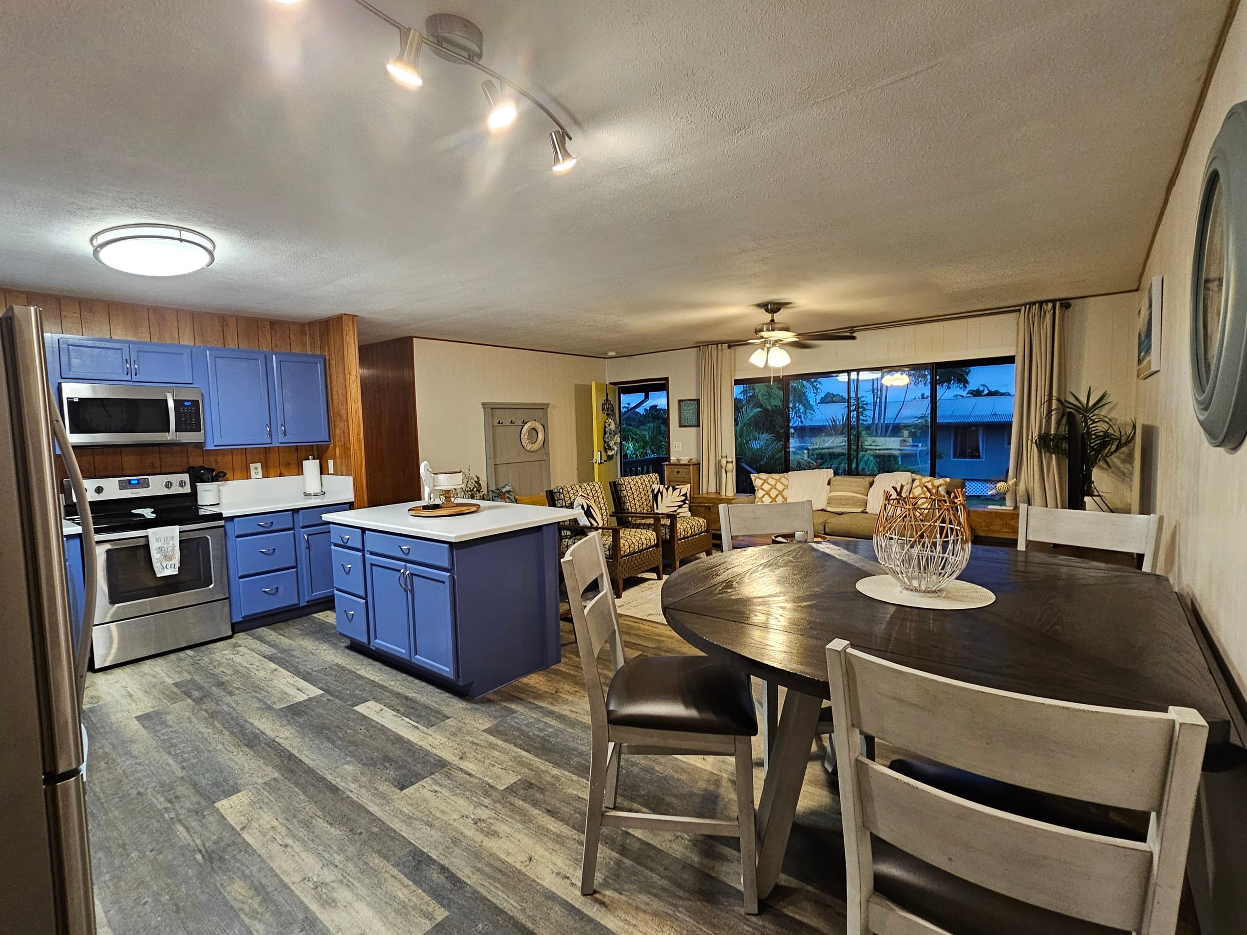 Home in Keaau · ★4.99 · 3 bedrooms · 5 beds · 2 shared baths - Image 11