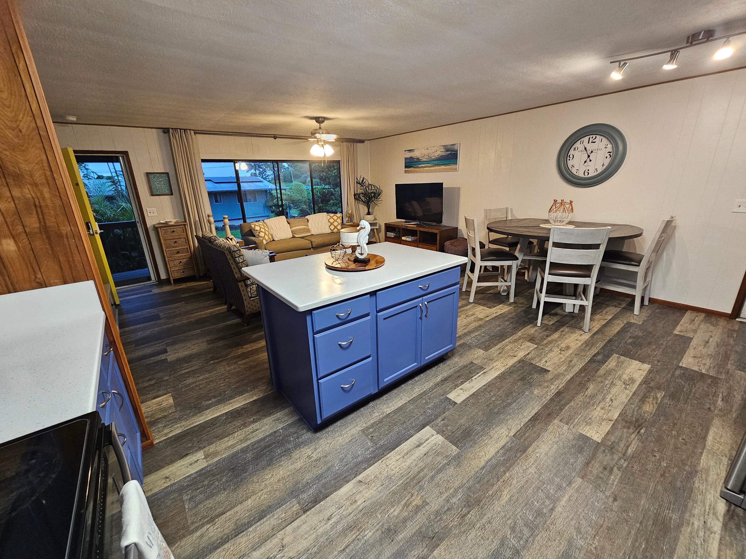 Home in Keaau · ★4.99 · 3 bedrooms · 5 beds · 2 shared baths - Image 8