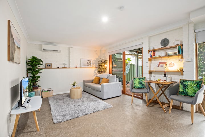 Blissful Beach Escape:  Hot Tub & Ac-pets Welcome! - Valla Beach