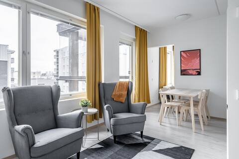 Top Airbnb: Cosy 2-bedroom Apartment with Balcony & Parking in Iso Heikkilä