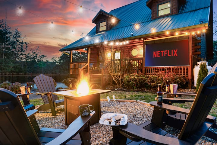 Outdoor movie theater, Fire pit, Hot tub, Location - Cabins for Rent in ...