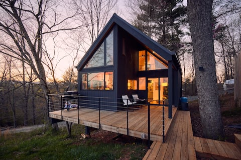 Modern Cabin - Hot tub, Sauna/Cold Plunge, Trails