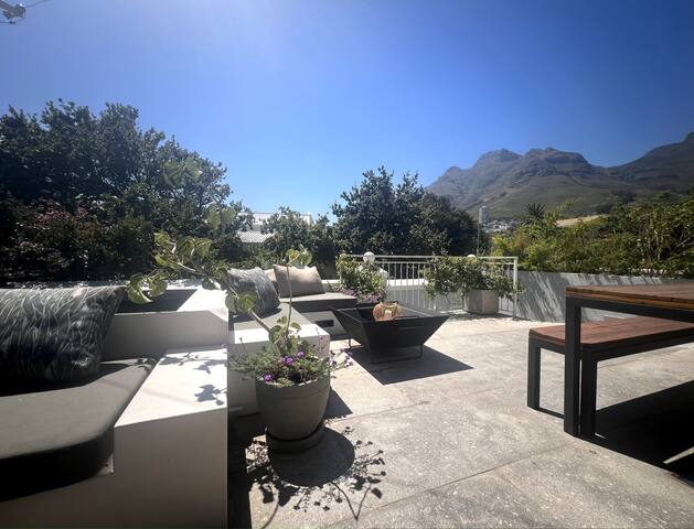 Central Victorian with Stunning Views & Pool gallery image 3