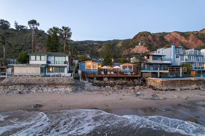 Oceanfront Malibu home gallery image 5