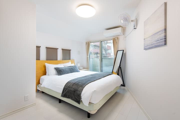 3Brm House in City Center! Perfect for big groups!