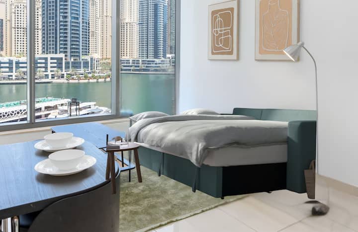 Редактирана снимка, за да се покаже разтегателният диван в отворено положение, за да могат да спят лесно едно или две деца. Ще бъде осигурено допълнително спално бельо. Моля, информирайте допълнителното лице по време на резервацията