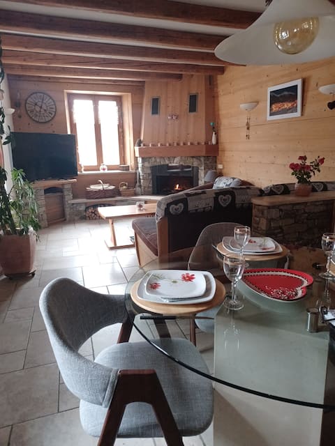 Popular Airbnb listing: Maison village station ski in Aussois