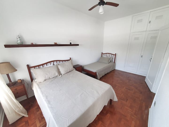 Apartmán s 1 manželskou posteľou a 1 jednolôžkom