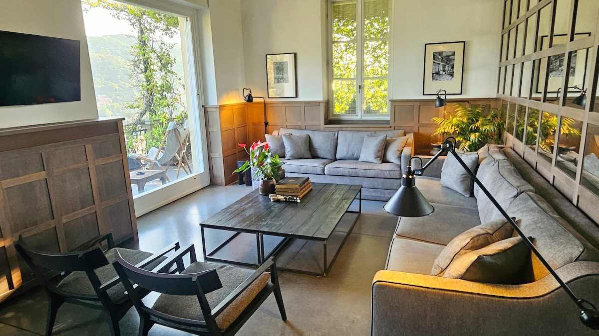 Top performing Airbnb: Casa Santo Stefano panoramic villa with swimming pool in Cernobbio
