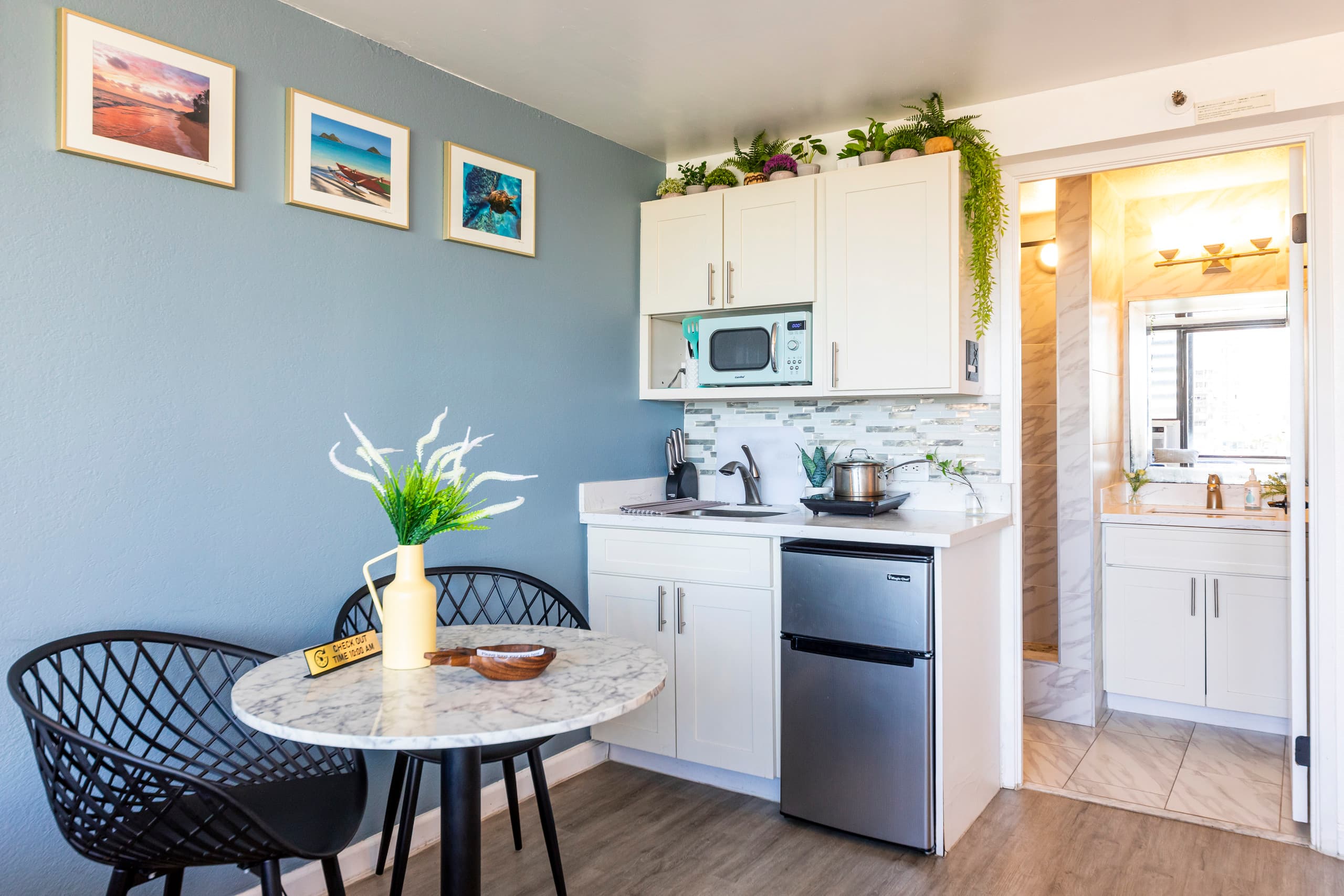 Condo in Honolulu · ★4.62 · Studio · 2 beds · 1 private bath - Image 6