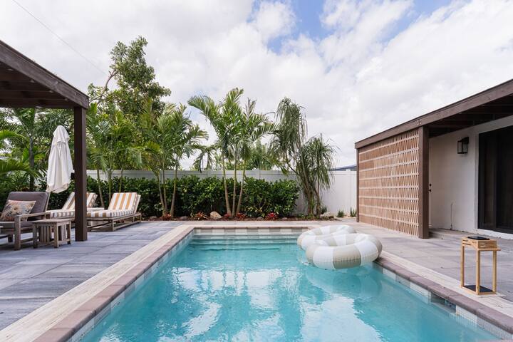 Home – Pool | 4BR Wilton Dr-Las Olas/Airport/Beach gallery image 2