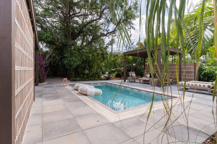 Home – Pool | 4BR Wilton Dr-Las Olas/Airport/Beach gallery image 4