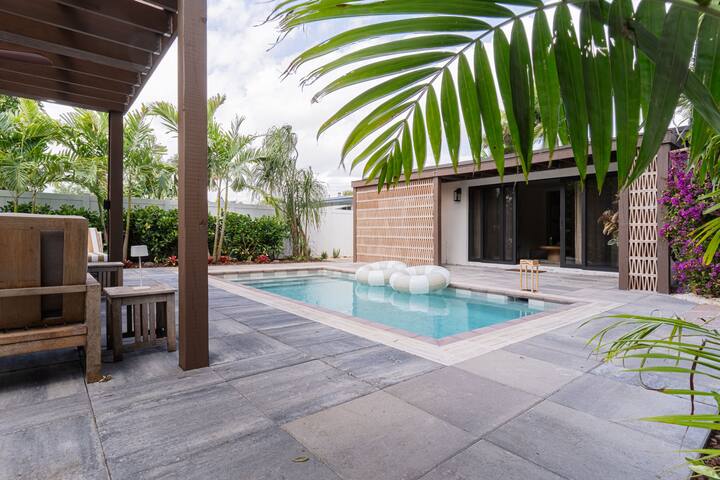 Home – Pool | 4BR Wilton Dr-Las Olas/Airport/Beach gallery image 5