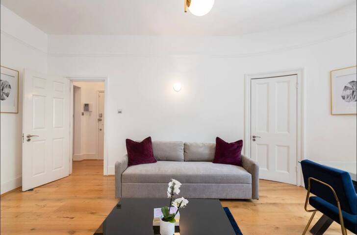 Large 2 bedroom near Paddington gallery image 3