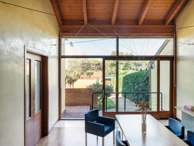 Panoramic Villa with private Jacuzzi & Parking gallery image 2