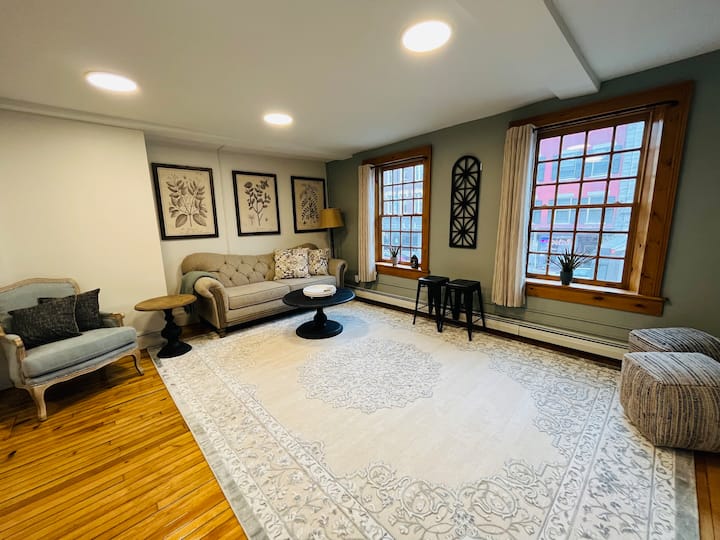 The Perfect Spot! A Downtown Montpelier Apartment - Montpelier, VT