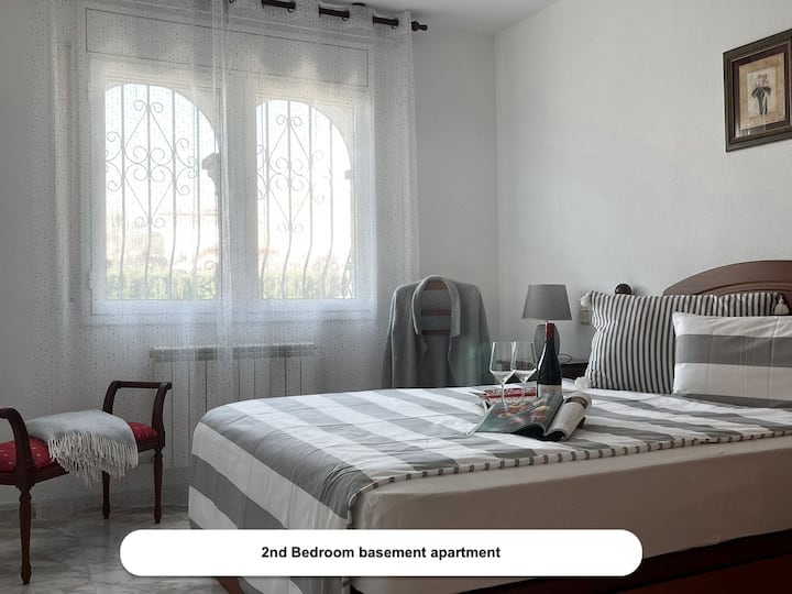 Schlafzimmer 2