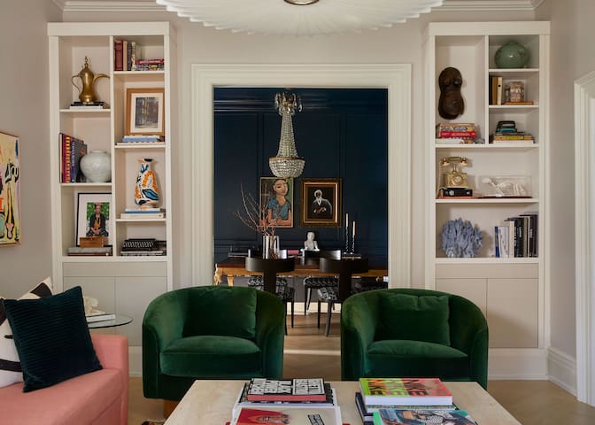 Art Lovers Sanctuary at Ossington Stn.