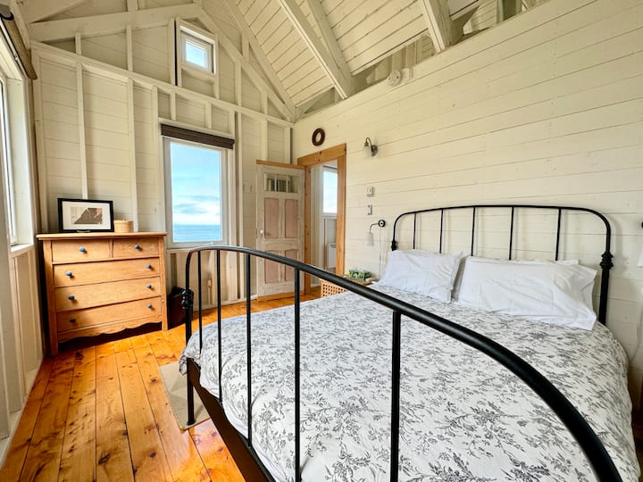 comfortable Queen bed in a cozy master bedroom, with great views of the ocean and beach