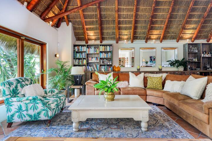 African Dream | 4BR Villa with Pool in Constantia gallery image 3